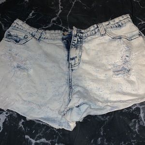 Light wash Jean shorts